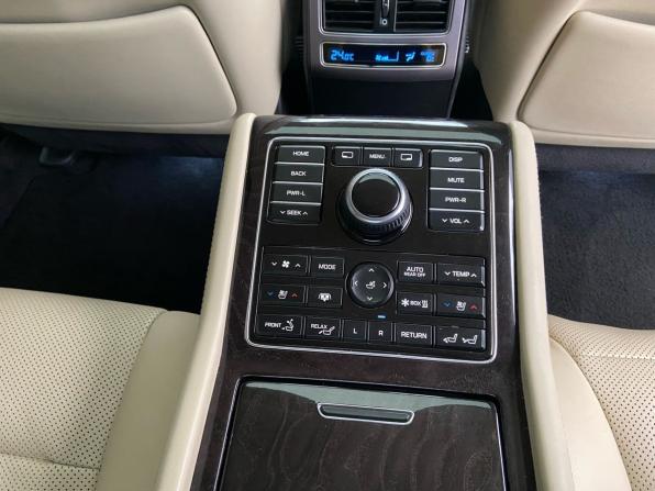 Hyundai Equus II Рестайлинг с пробегом 2015 года, цена 1 399 000 рублей, 191016 км, седан, Автокод Объявления
