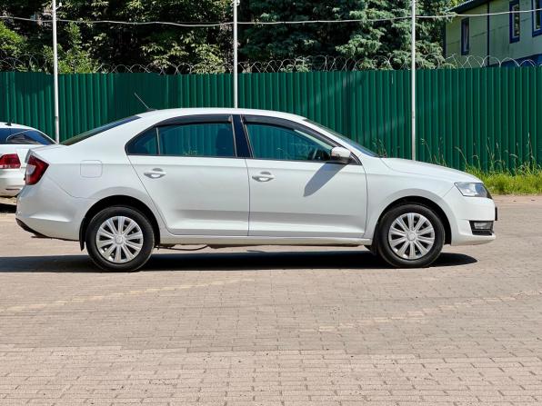 Skoda Rapid I Рестайлинг с пробегом 2017 года, цена 989 000 рублей, 176000 км, лифтбек, Автокод Объявления