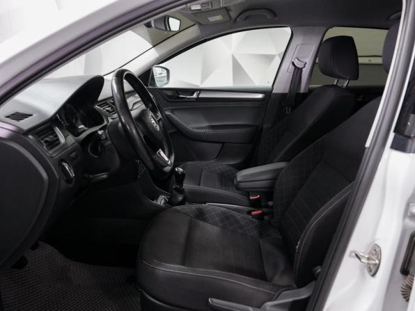 Skoda Rapid I Рестайлинг с пробегом 2018 года, цена 1 011 000 рублей, 222000 км, лифтбек, Автокод Объявления
