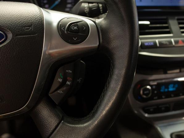 Ford Focus III с пробегом 2012 года, цена 995 000 рублей, 156159 км, хэтчбек, Автокод Объявления