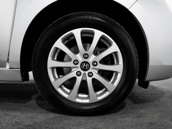 Honda Stepwgn V с пробегом 2017 года, цена 1 950 000 рублей, 48460 км, минивэн, Автокод Объявления