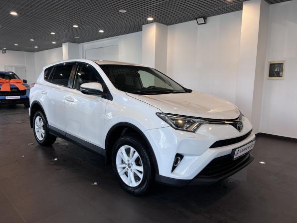 Toyota RAV4 IV (XA40) Рестайлинг с пробегом 2016 года, цена 1 899 000 рублей, 380274 км, внедорожник, Автокод Объявления