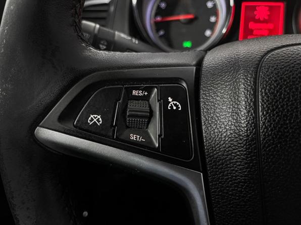 Opel Astra J с пробегом 2011 года, цена 576 800 рублей, 236813 км, хэтчбек, Автокод Объявления