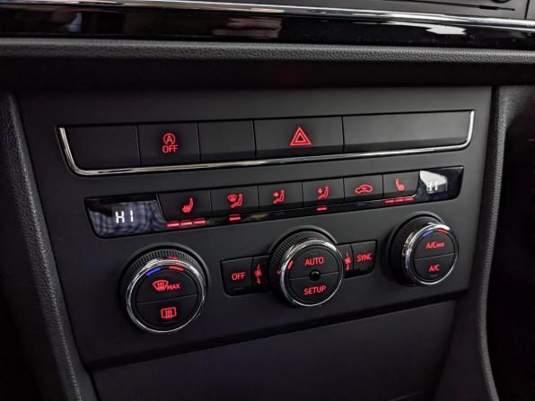 SEAT Leon III с пробегом 2013 года, цена 1 300 000 рублей, 103090 км, хэтчбек, Автокод Объявления