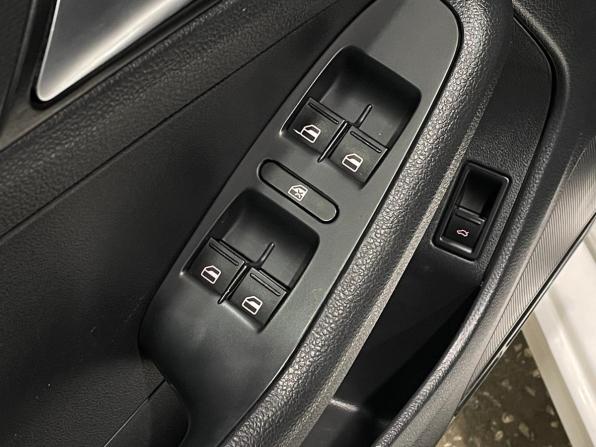 Volkswagen Jetta VI с пробегом 2013 года, цена 1 230 000 рублей, 153846 км, седан, Автокод Объявления