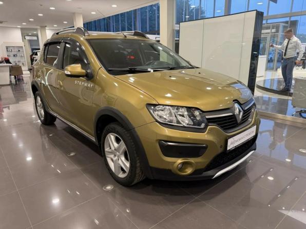 Renault Sandero II с пробегом 2015 года, цена 740 000 рублей, 245000 км, хэтчбек, Автокод Объявления