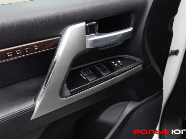 Toyota Land Cruiser 200 Series Рестайлинг 2 с пробегом 2018 года, цена 6 338 000 рублей, 136940 км, внедорожник, Автокод Объявления