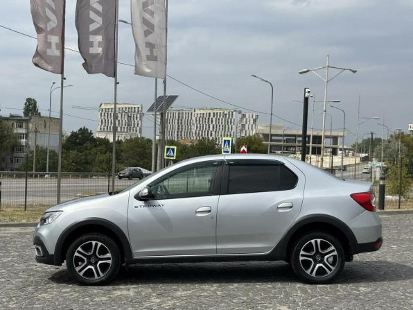 Renault Logan II Рестайлинг с пробегом 2021 года, цена 1 190 000 рублей, 53246 км, седан, Автокод Объявления