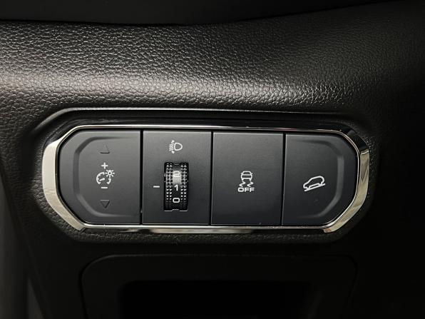 Haval Jolion I с пробегом 2022 года, цена 1 950 000 рублей, 67000 км, внедорожник, Автокод Объявления