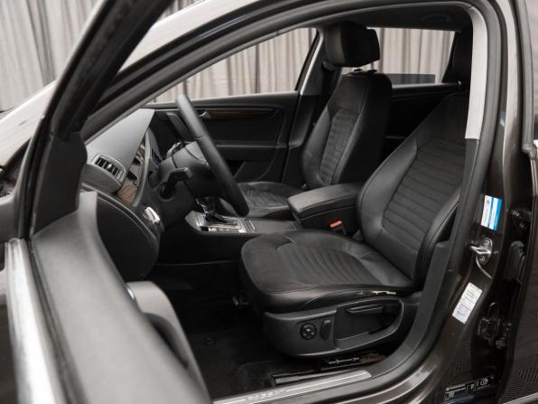 Volkswagen Passat B7 с пробегом 2012 года, цена 880 000 рублей, 367450 км, универсал, Автокод Объявления