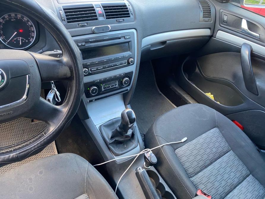 Skoda Octavia II (A5) Рестайлинг Санкт-Петербург  - изображение 6