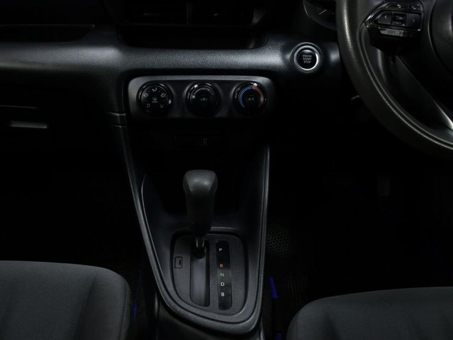 Toyota Yaris IV Новосибирск  - изображение 14