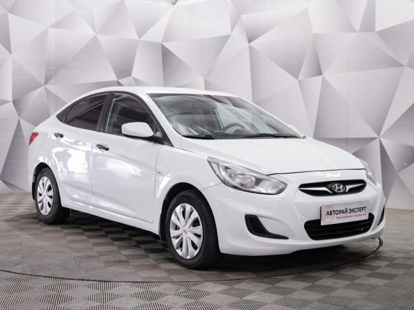 Hyundai Solaris I с пробегом 2014 года, цена 695 000 рублей, 268000 км, седан, Автокод Объявления