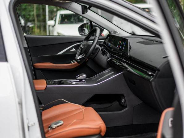 Omoda C5 I с пробегом 2023 года, цена 1 550 000 рублей, 42624 км, внедорожник, Автокод Объявления