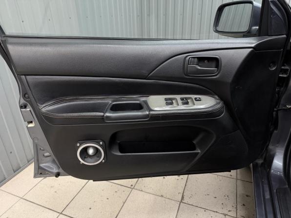 Mitsubishi Lancer IX Рестайлинг с пробегом 2005 года, цена 379 000 рублей, 292116 км, седан, Автокод Объявления