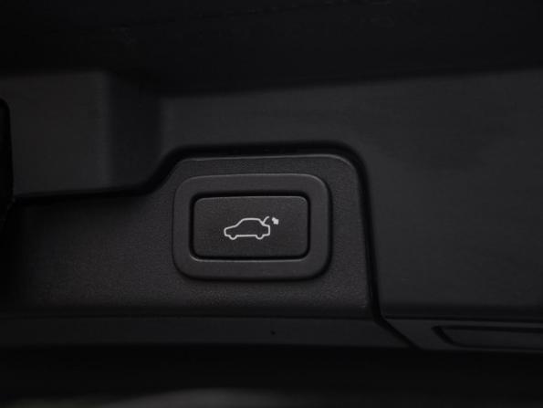 Land Rover Range Rover Evoque I Рестайлинг с пробегом 2017 года, цена 2 199 000 рублей, 96355 км, внедорожник, Автокод Объявления
