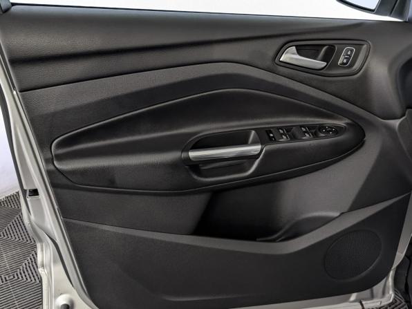 Ford Kuga II Рестайлинг с пробегом 2018 года, цена 1 980 000 рублей, 68784 км, внедорожник, Автокод Объявления