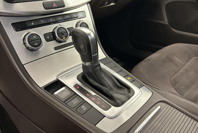 Volkswagen Passat B7 с пробегом 2013 года, цена 1 150 000 рублей, 281923 км, седан, Автокод Объявления