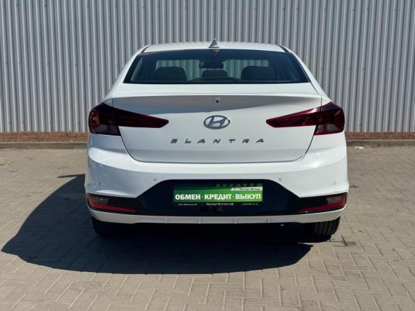 Hyundai Elantra VI (AD) с пробегом 2020 года, цена 1 749 000 рублей, 113000 км, седан, Автокод Объявления
