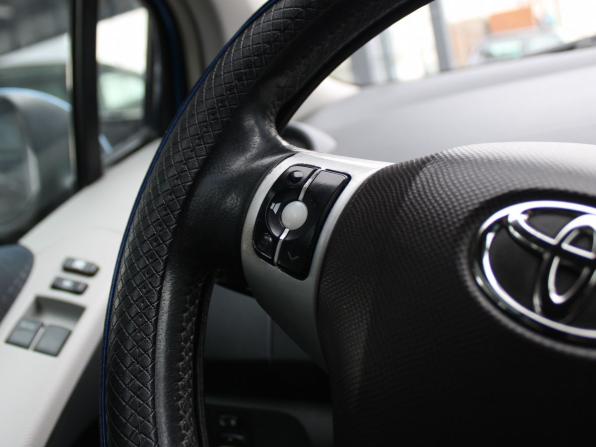Toyota Yaris II с пробегом 2006 года, цена 519 000 рублей, 214184 км, хэтчбек, Автокод Объявления