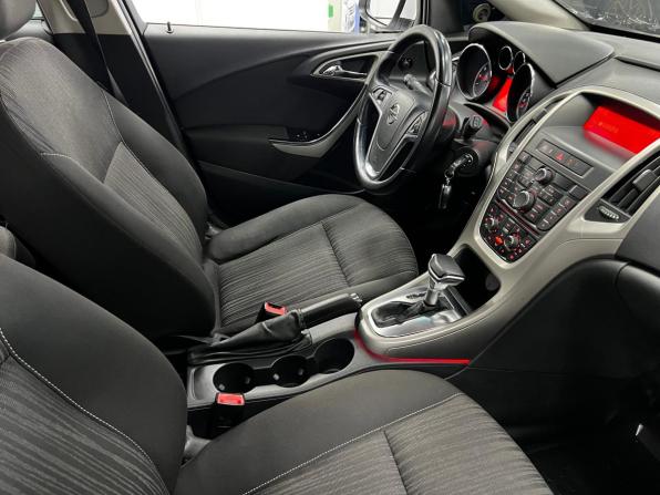 Opel Astra J с пробегом 2012 года, цена 750 000 рублей, 131956 км, хэтчбек, Автокод Объявления