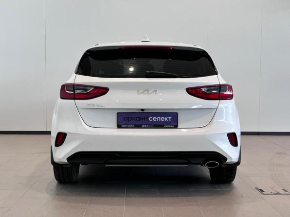 Kia Ceed III Рестайлинг с пробегом 2023 года, цена 2 130 000 рублей, 68026 км, хэтчбек, Автокод Объявления