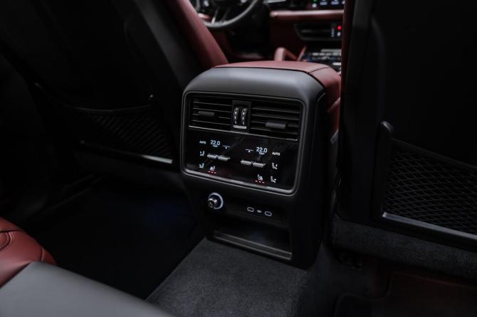 Новый Porsche Cayenne III Рестайлинг 2026 года, цена 25 900 000 рублей, внедорожник, Автокод Объявления