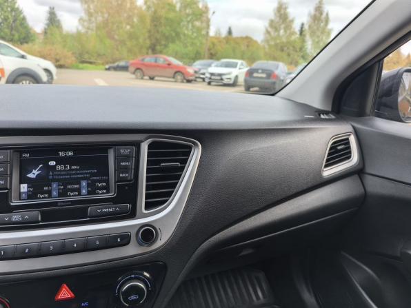 Hyundai Solaris II с пробегом 2019 года, цена 1 675 000 рублей, 23688 км, седан, Автокод Объявления