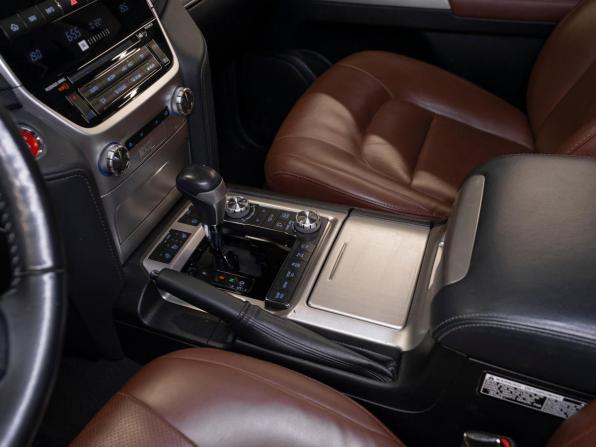 Toyota Land Cruiser 200 Series Рестайлинг 2 с пробегом 2021 года, цена 7 490 000 рублей, 153950 км, внедорожник, Автокод Объявления