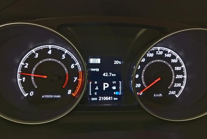 Mitsubishi Outlander II Рестайлинг с пробегом 2012 года, цена 900 000 рублей, 210599 км, внедорожник, Автокод Объявления