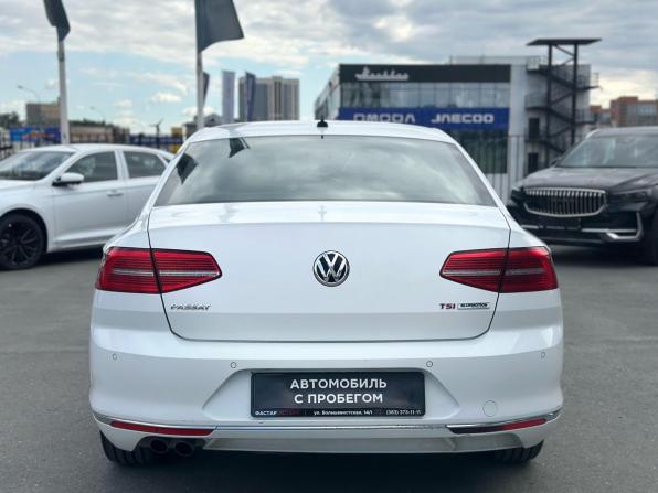 Volkswagen Passat B8 с пробегом 2015 года, цена 1 650 000 рублей, 235001 км, седан, Автокод Объявления