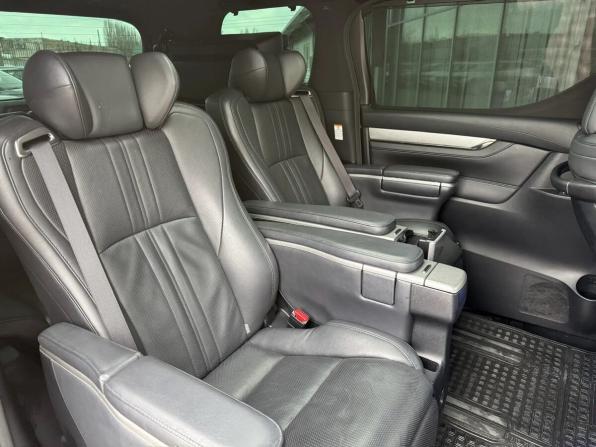 Toyota Alphard III Рестайлинг с пробегом 2018 года, цена 4 850 000 рублей, 153509 км, минивэн, Автокод Объявления