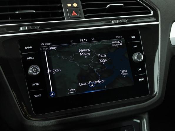 Volkswagen Tiguan II Рестайлинг с пробегом 2021 года, цена 2 579 700 рублей, 65190 км, внедорожник, Автокод Объявления