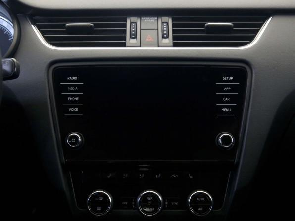 Skoda Octavia III (A7) Рестайлинг с пробегом 2017 года, цена 1 699 000 рублей, 168892 км, лифтбек, Автокод Объявления