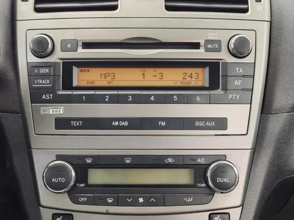 Toyota Avensis III с пробегом 2011 года, цена 1 035 000 рублей, 175542 км, седан, Автокод Объявления