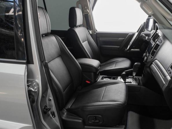 Mitsubishi Pajero IV Рестайлинг 2 с пробегом 2019 года, цена 3 799 000 рублей, 83553 км, внедорожник, Автокод Объявления