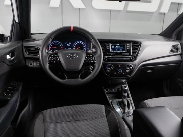 Hyundai Solaris II Рестайлинг с пробегом 2021 года, цена 1 619 000 рублей, 79230 км, седан, Автокод Объявления