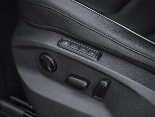 Volkswagen Tiguan II Рестайлинг с пробегом 2021 года, цена 2 599 000 рублей, 87834 км, внедорожник, Автокод Объявления