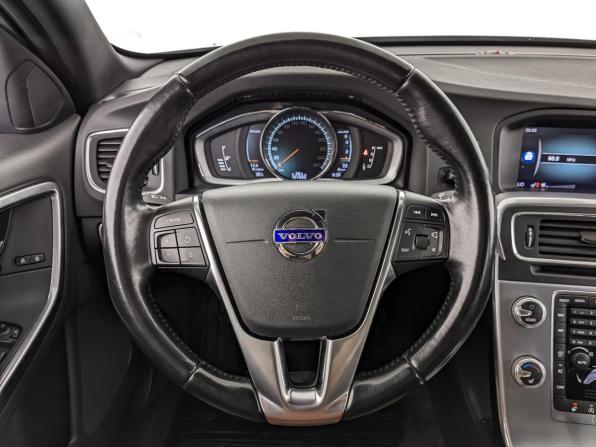 Volvo S60 Cross Country с пробегом 2018 года, цена 2 450 000 рублей, 101501 км, седан, Автокод Объявления