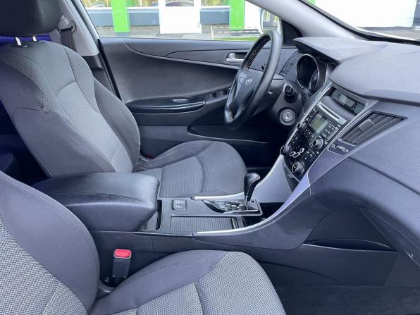 Hyundai Sonata VI (YF) с пробегом 2012 года, цена 990 000 рублей, 217428 км, седан, Автокод Объявления