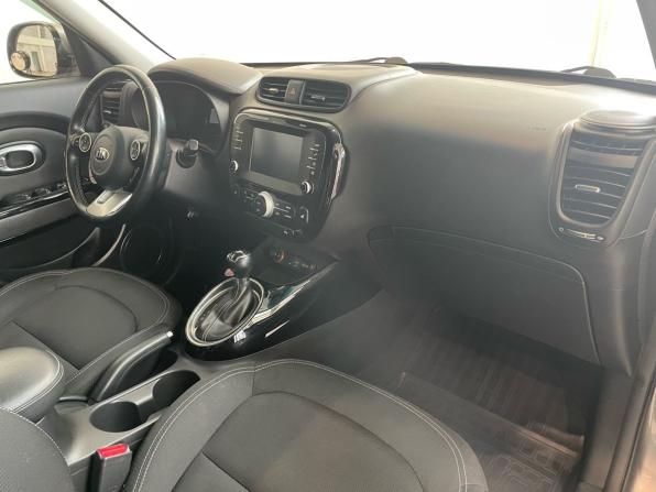 Kia Soul II Рестайлинг с пробегом 2019 года, цена 1 620 000 рублей, 78000 км, хэтчбек, Автокод Объявления