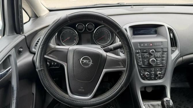 Opel Astra J Рестайлинг с пробегом 2012 года, цена 581 000 рублей, 263836 км, седан, Автокод Объявления
