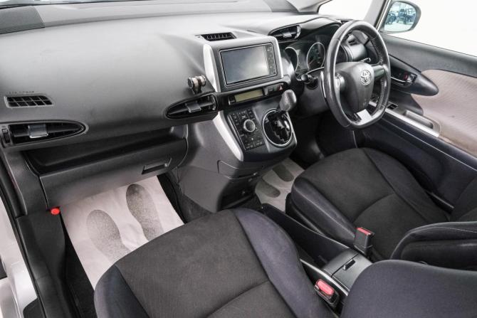 Toyota Wish II с пробегом 2009 года, цена 1 399 000 рублей, 129000 км, минивэн, Автокод Объявления