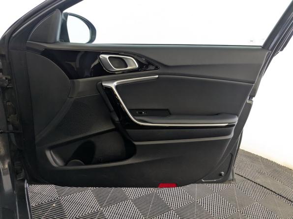Kia Ceed III с пробегом 2021 года, цена 1 775 000 рублей, 158025 км, универсал, Автокод Объявления