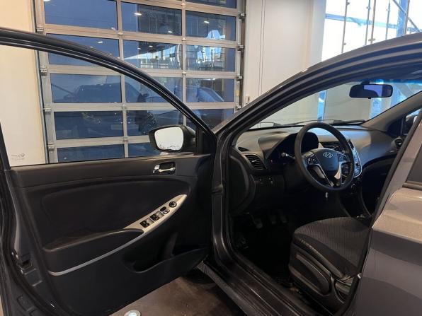 Hyundai Solaris I с пробегом 2013 года, цена 500 000 рублей, 438013 км, седан, Автокод Объявления