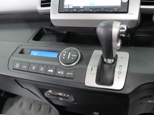 Honda Freed I Рестайлинг 2 с пробегом 2014 года, цена 1 300 000 рублей, 122615 км, компактвэн, Автокод Объявления