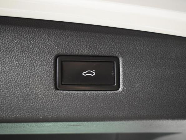 Volkswagen Tiguan II с пробегом 2017 года, цена 1 987 200 рублей, 180585 км, внедорожник, Автокод Объявления