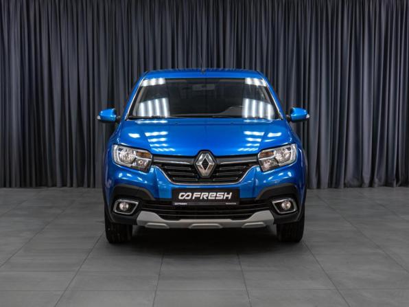 Renault Logan II Рестайлинг с пробегом 2018 года, цена 719 000 рублей, 293284 км, седан, Автокод Объявления