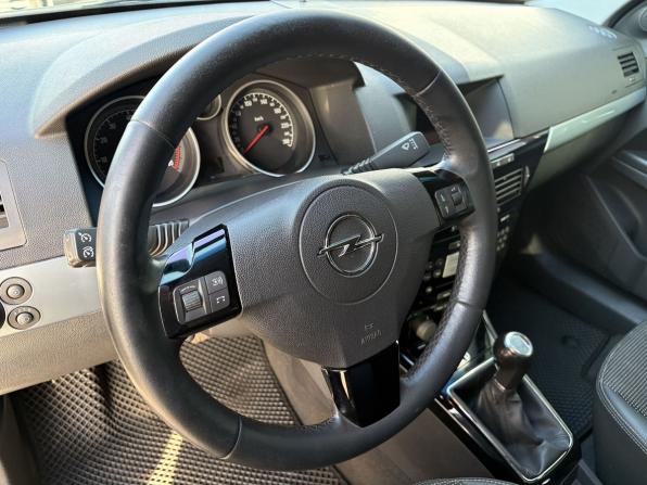 Opel Astra H Рестайлинг с пробегом 2008 года, цена 429 000 рублей, 225992 км, седан, Автокод Объявления