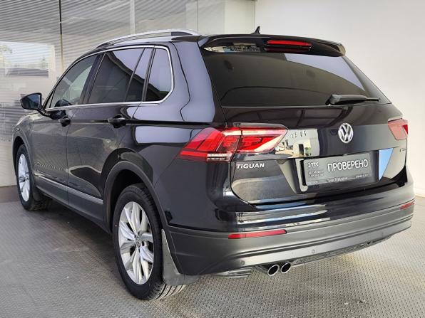 Volkswagen Tiguan II с пробегом 2018 года, цена 2 790 000 рублей, 105500 км, внедорожник, Автокод Объявления